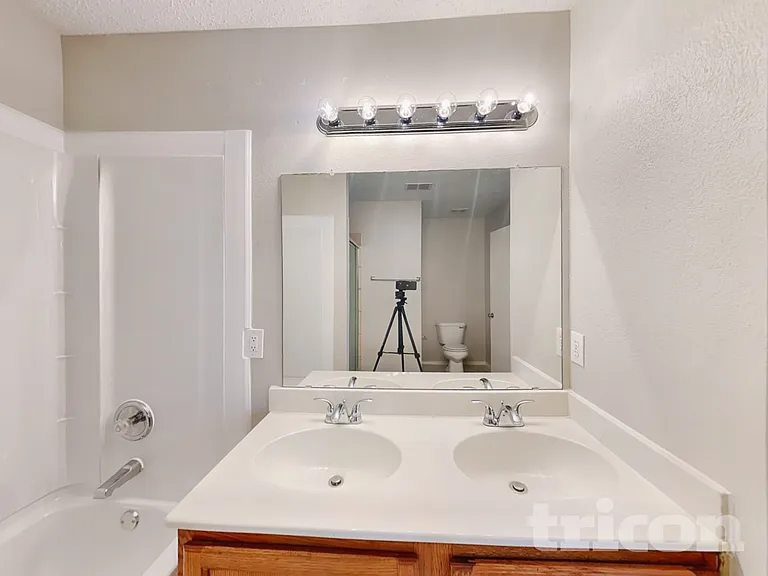 3032 Cesareo Dr — Photo 7