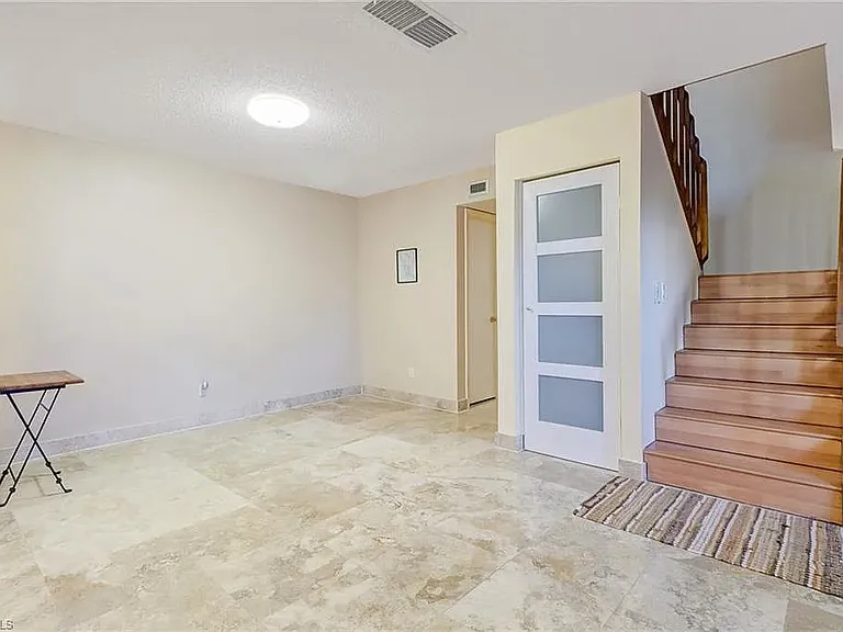 4033 Sandlewood Ln #3 — Photo 9