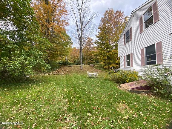 4th image of 95 Curtis St