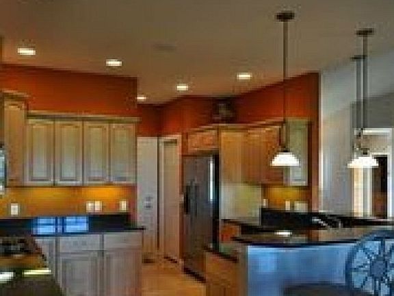 3rd image of 1009 Drumlin Dr