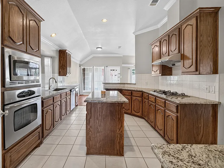 2848 Gillespie Ln — Photo 13