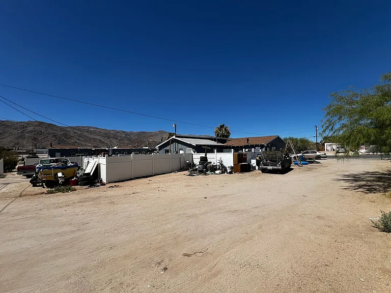 72061-72067 Joshua Dr — Photo 15
