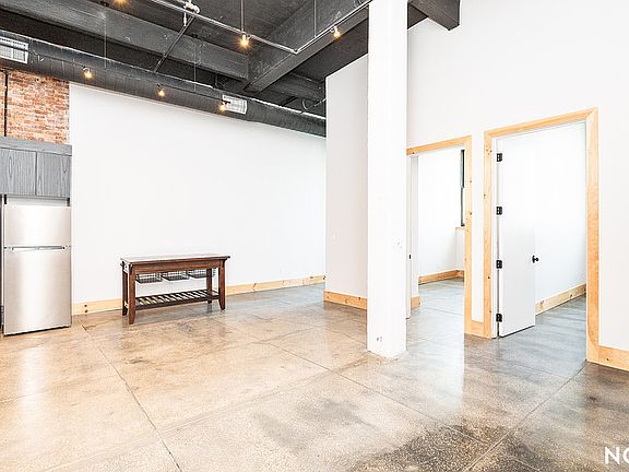 5th image of 255 18th St APT 205