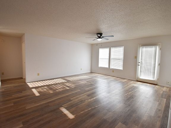 5th image of 551 Runnymede Ct