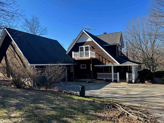 3rd image of 2418 Silverwood Ln