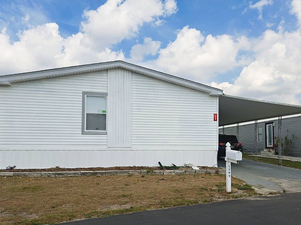 2nd image of 1308 Autumn Dr