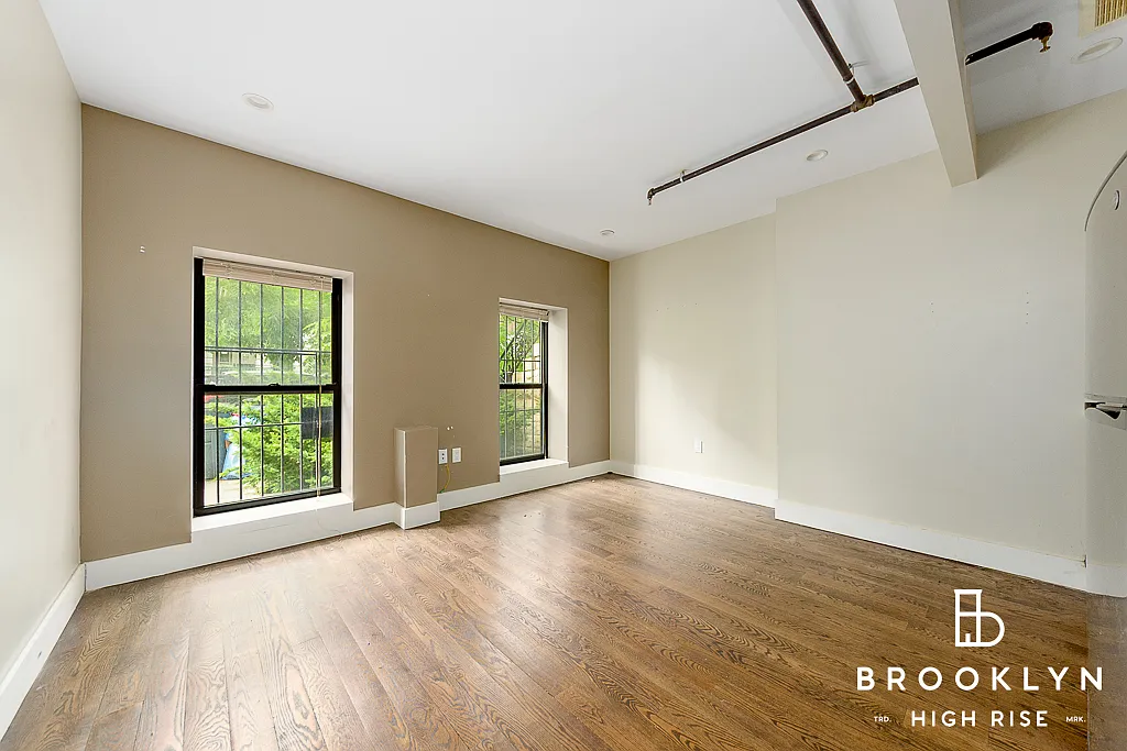 2075 Pacific Street — Photo 3