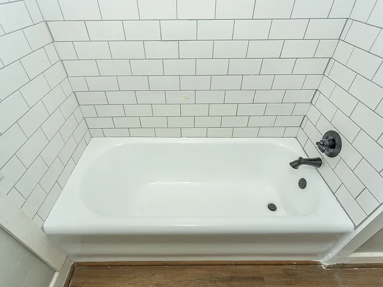 2715 Avenue H — Photo 4