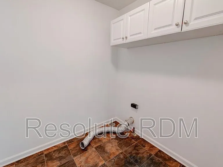 8262 Plumwood Ln — Photo 15