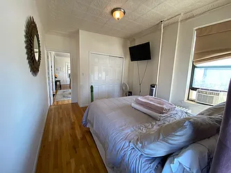 Rented by R New York