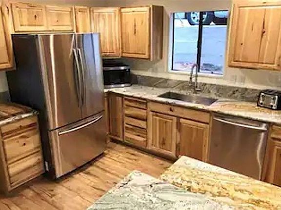 5th image of 27957 Lakes Edge Rd