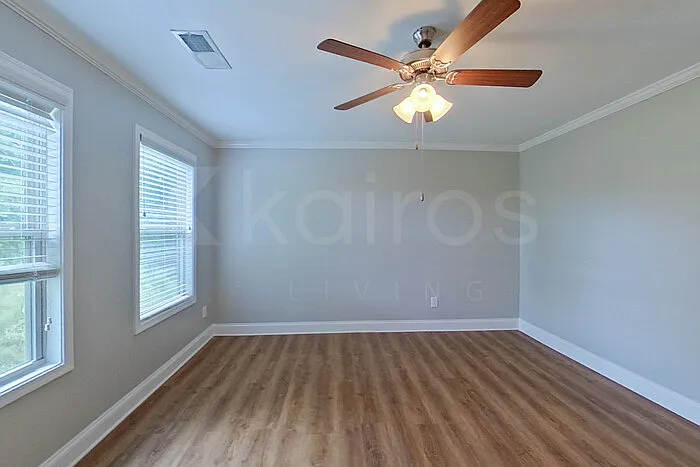 215 Orchard Ln — Photo 13