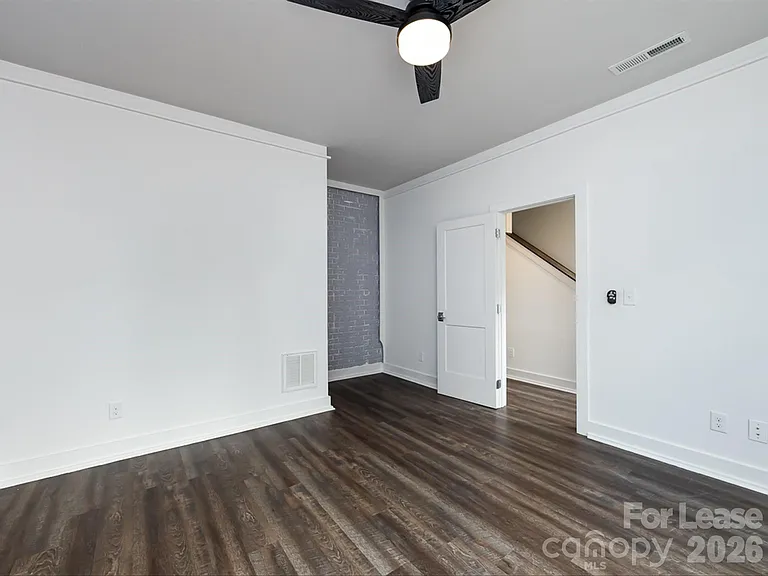 1207 E 36th St #3 — Photo 9