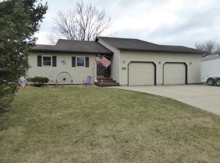 493 Morning Dr, Owatonna, MN 55060
