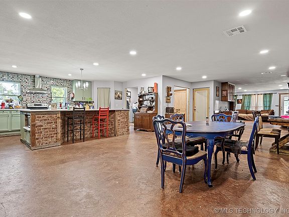 3rd image of 11850 Prairie Valley Rd