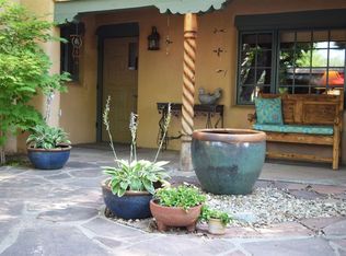 105 Sierra Vista Ln, Taos, NM 87571