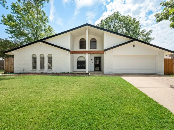 8800 Chilton Ct, North Richland Hills, TX 76182