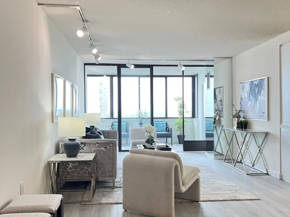 2330 Bridletowne Cir #2012, Toronto, ON M1W 3P6