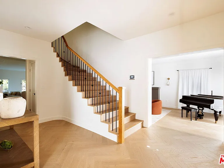 308 S Highland Ave — Photo 22