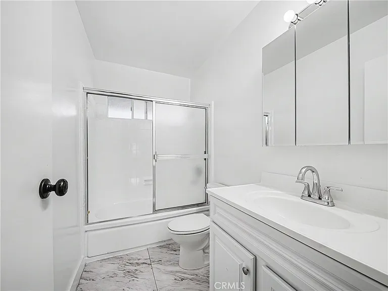 6342 Morse Ave — Photo 27
