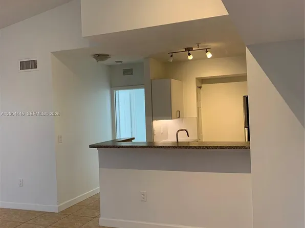 2200 E Preserve Way APT 301, Hollywood, FL 33025