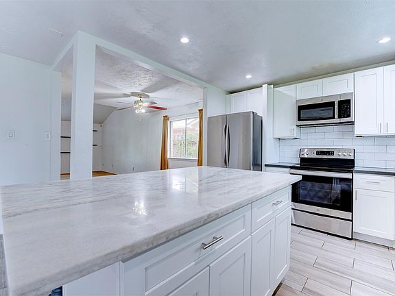 4th image of 8519 Church Light Ln