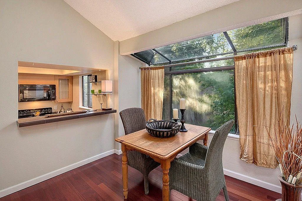 2 bed, 872 sqft, $2,450 — Photo 4