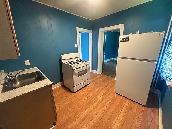 3rd image of 335 1/2 Larimer Ave Floor 1