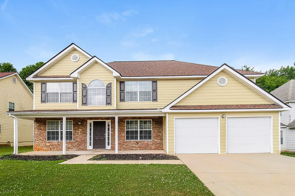4 bed, 3.0 bath, 2626 sqft, $2,245 — Photo 1