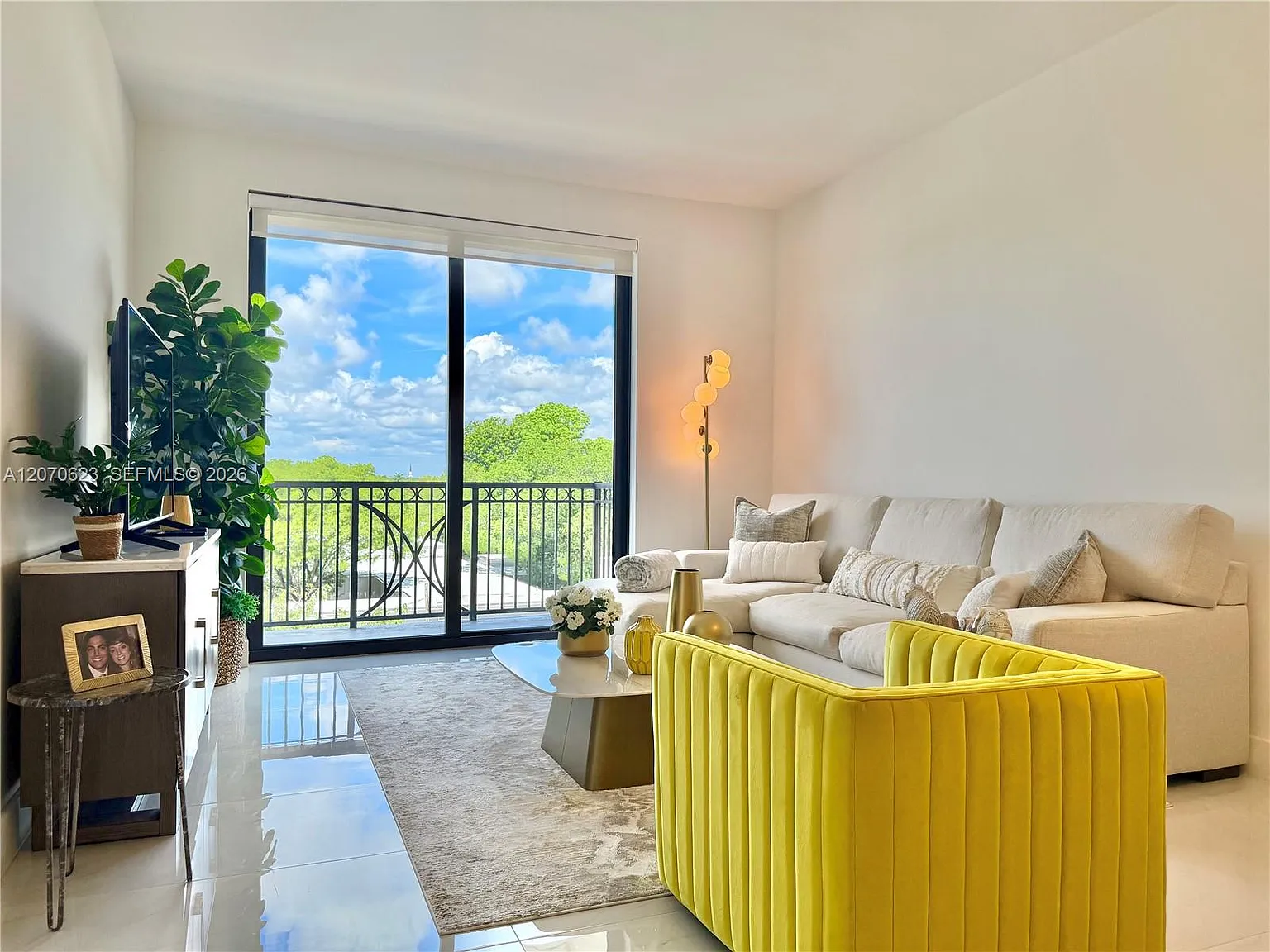 Merrick Manor Condo — Photo 4