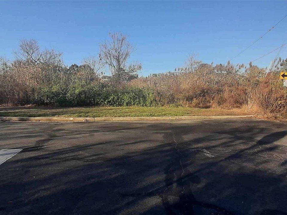 2nd image of 100 Austin