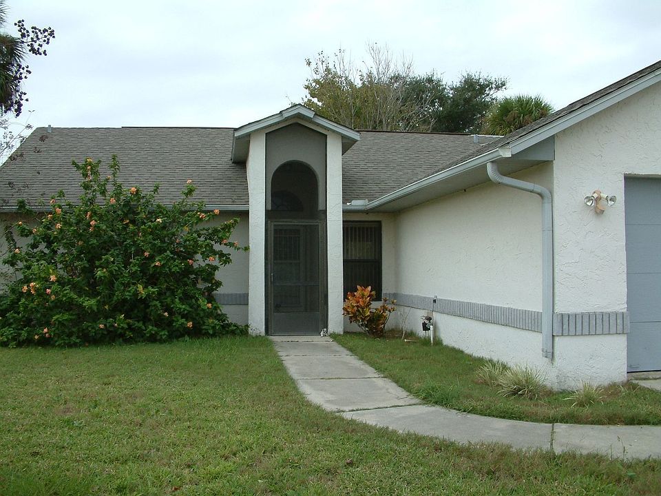GREAT STARTER 3/2 HOME FOR FAMILY!