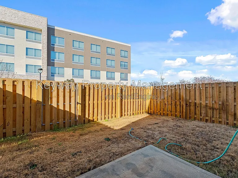 716 Bronze Way — Photo 27