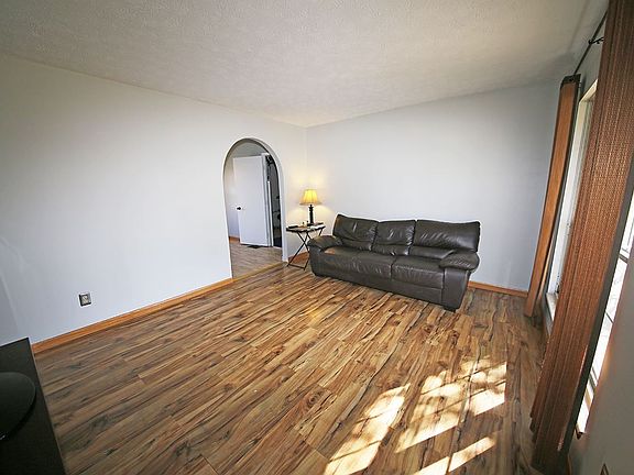 4th image of 3821 S Westmont Ave