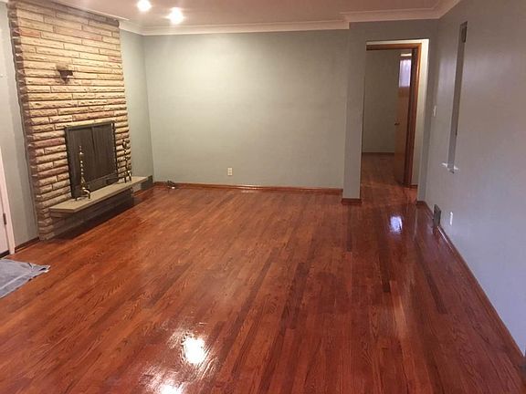 3rd image of 1357 Foxboro Dr