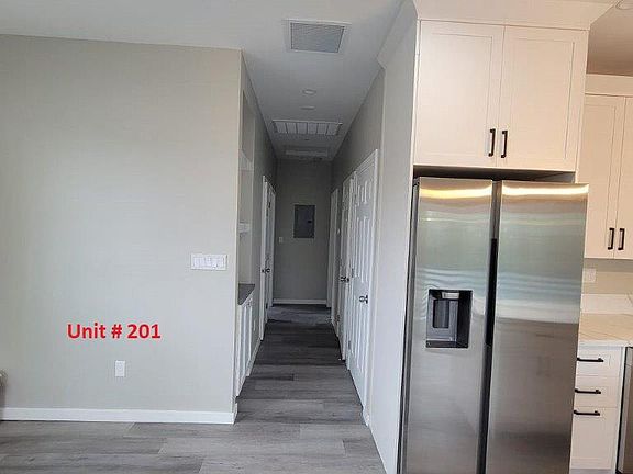 3rd image of 708 E Verdugo Ave #201
