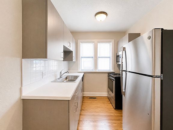 2nd image of 835 East Dr APT 6