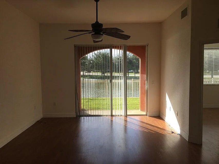 3 bed, 2.0 bath, 1182 sqft, $2,250 — Photo 4