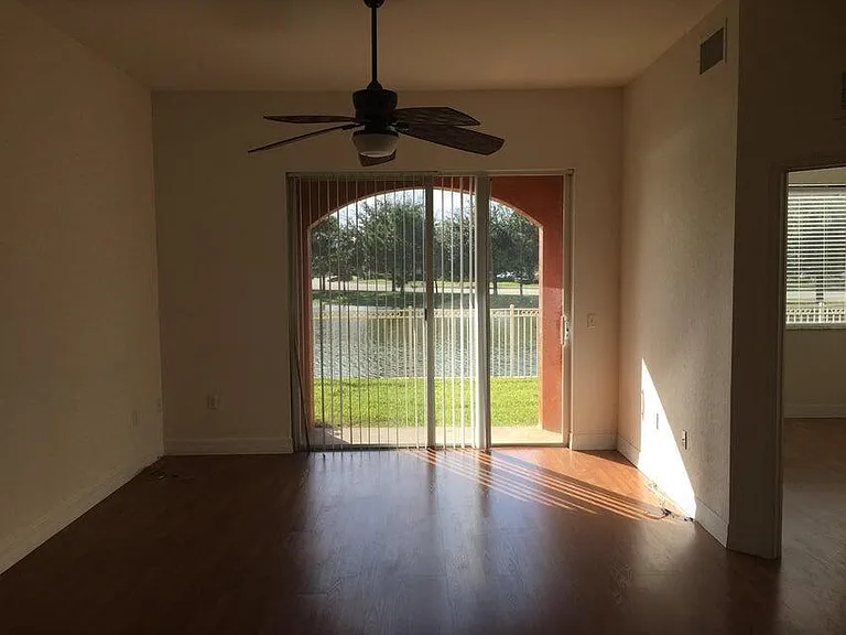 63 SE Palermo Ct #101 — Photo 4