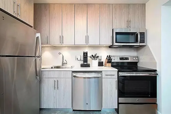 Rented by MOTION New York | media 17