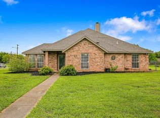 520 Pin Oak Dr, Terrell, TX 75161