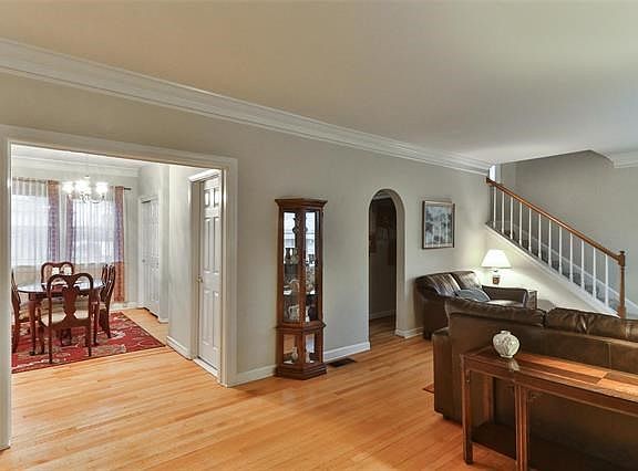 Beautiful wood floors and crown molding