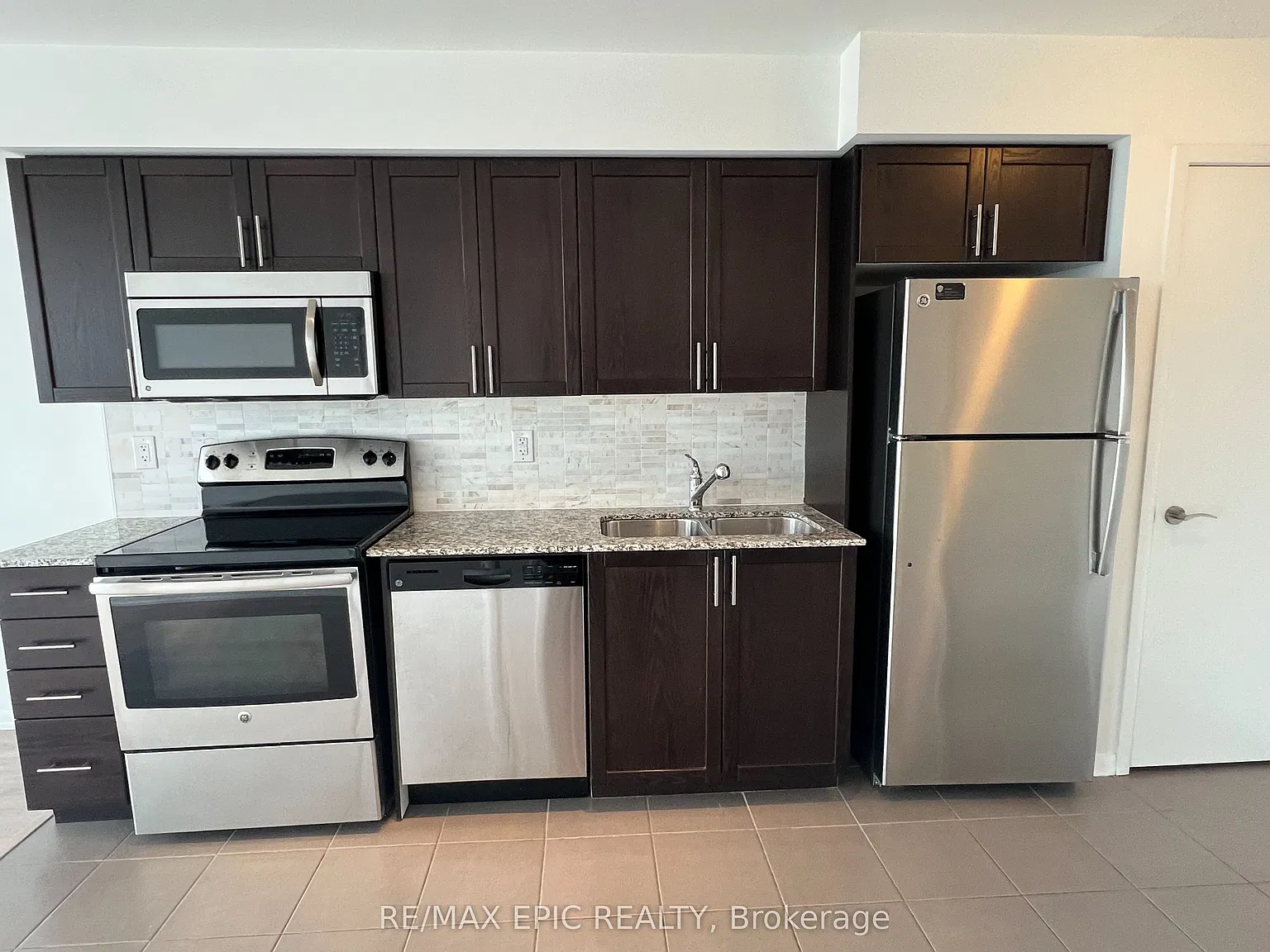 830 Lawrence Ave W — Photo 3
