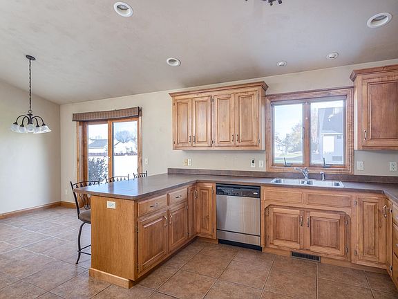 5th image of 1410 W Mason Ridge Ct