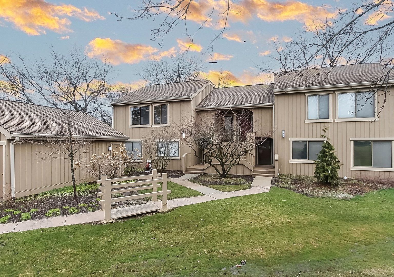 746 Oak Hill Rd APT A, Lake Barrington, IL 60010 Zillow