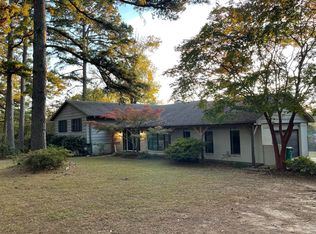 608 Old Post Rd, Russellville, AR 72802