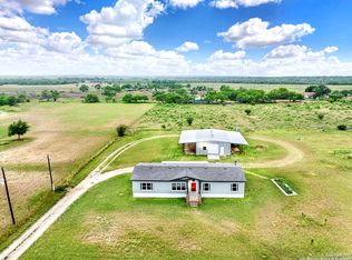 5991 Fm 1343, Devine, TX 78016
