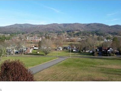 10 Oakview St, Mountain City, TN, 37683