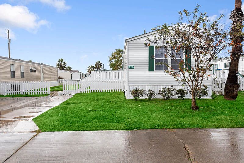 1st image of 5060 Saint Kitts Calle