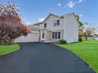 537 W Comstock Ave, Elmhurst, IL 60126
